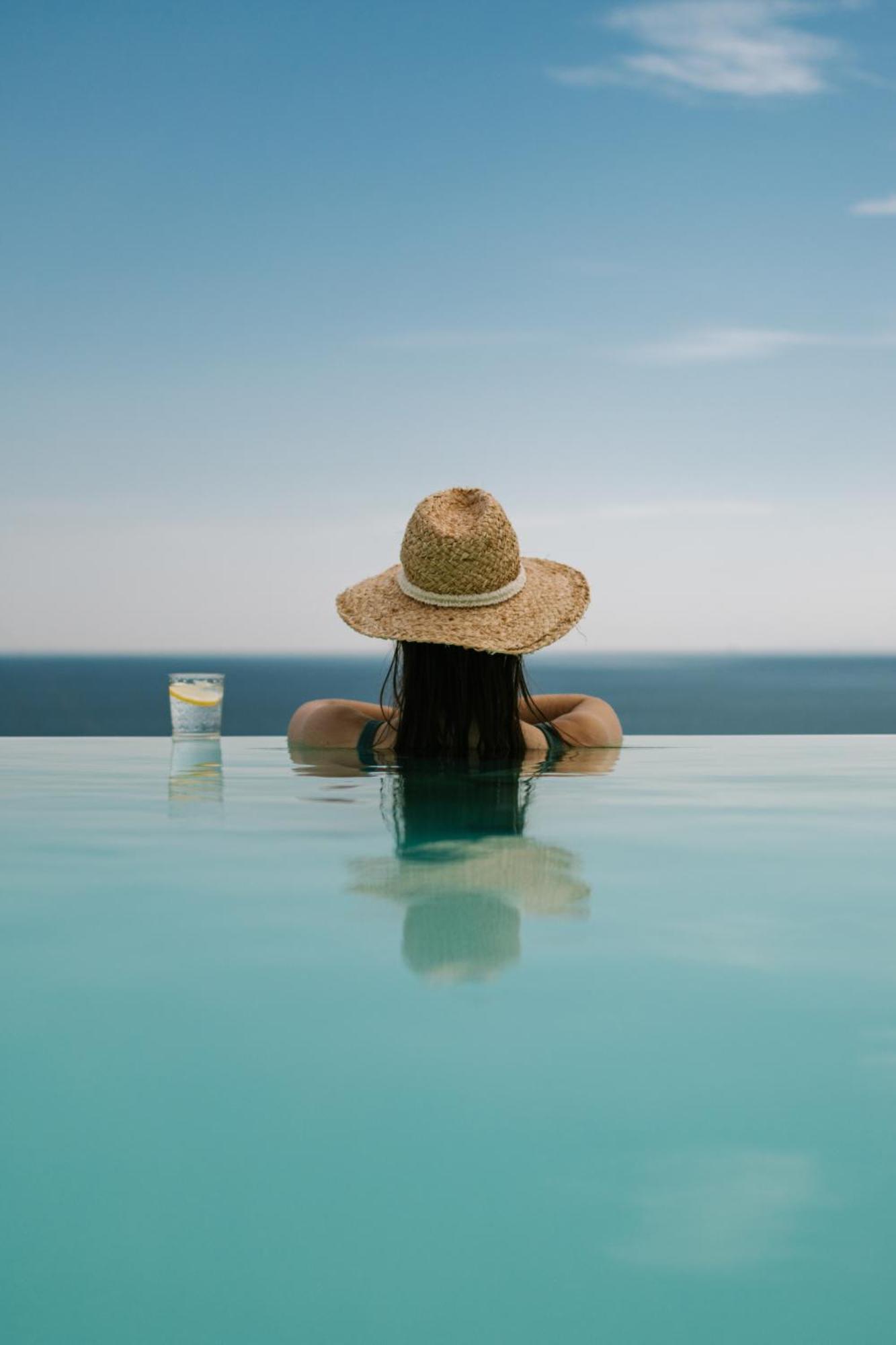 Ferienhaus Maison Simone With Private Heated Infinity Pool & Spectacular Sea View